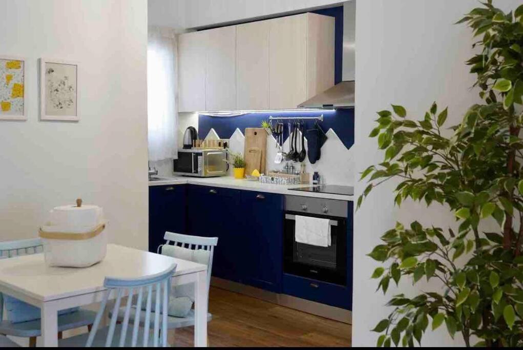 Vasilis Luxury Apartment Atenas Exterior foto